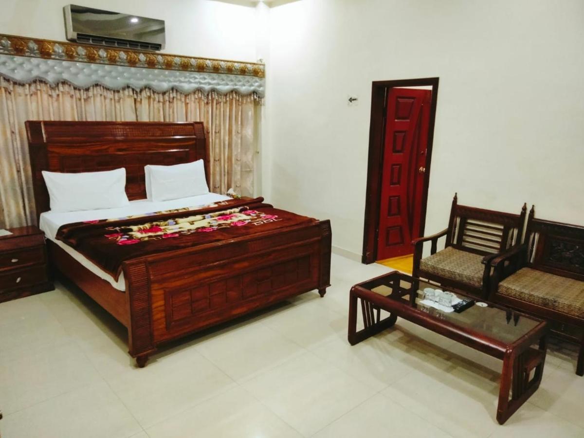 New Royal Residency Pechs Hotel Karachi Bagian luar foto